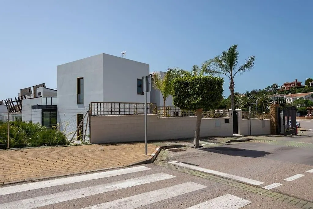 Villa Casa Innes: Entire 5 Bed Modern Villa. Pool. Valle Romano Estepona Spagna