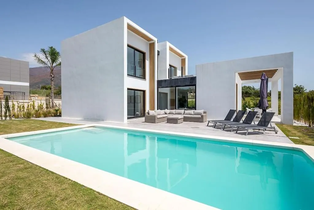Casa Innes: Entire 5 Bed Modern Villa. Pool. Valle Romano Estepona 0*,