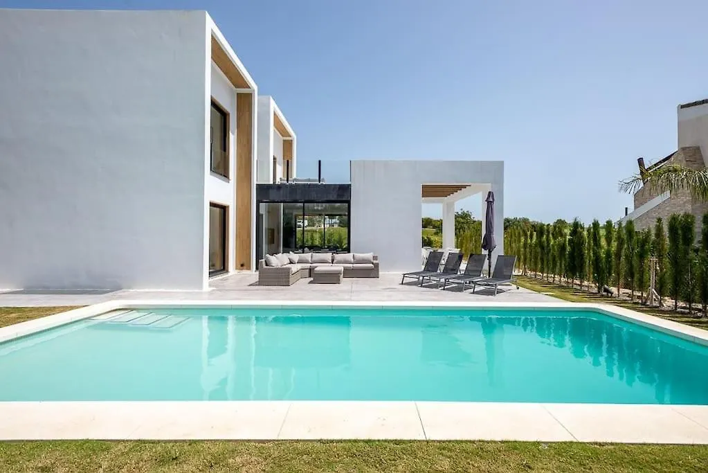 Villa Casa Innes: Entire 5 Bed Modern Villa. Pool. Valle Romano Estepona
