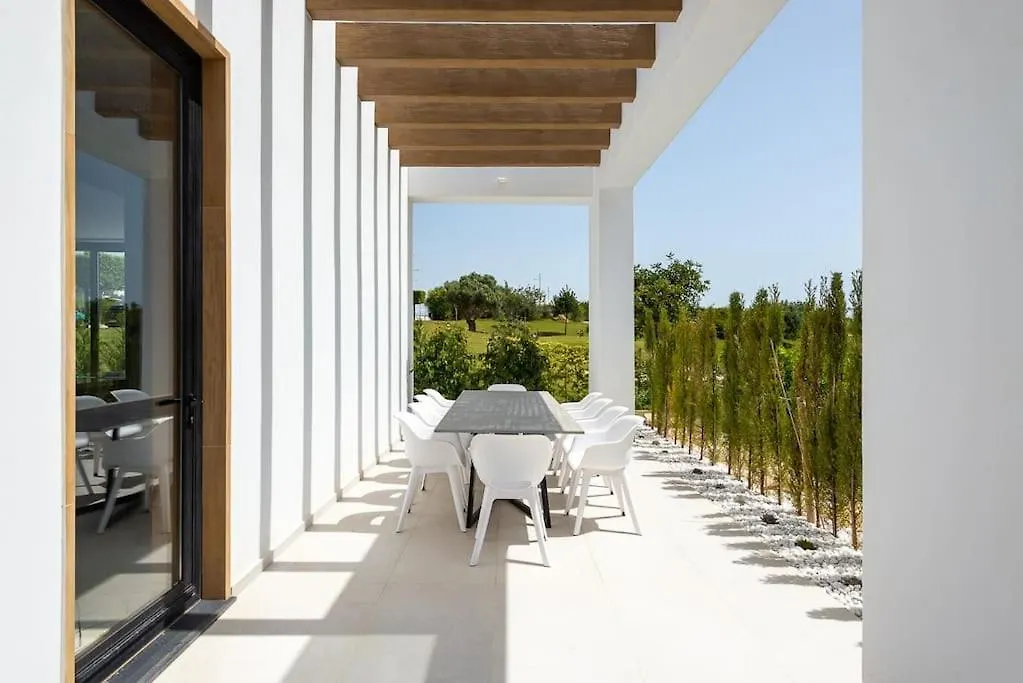 Casa Innes: Entire 5 Bed Modern Villa. Pool. Valle Romano Estepona Spain