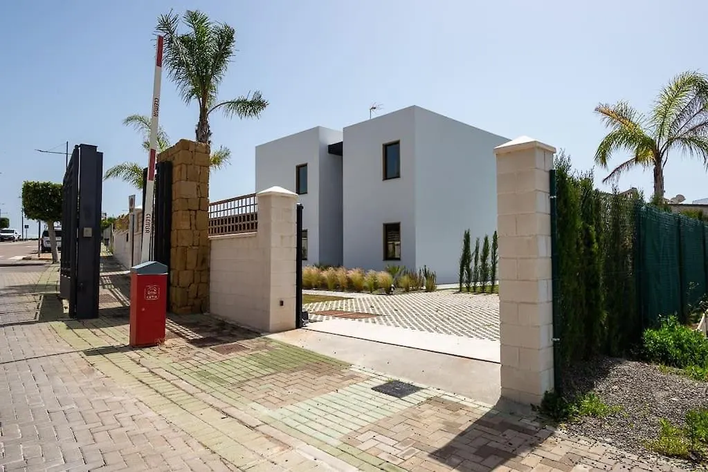 Villa Casa Innes: Entire 5 Bed Modern Villa. Pool. Valle Romano Estepona