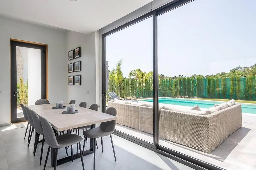 Villa Casa Innes: Entire 5 Bed Modern Villa. Pool. Valle Romano Estepona