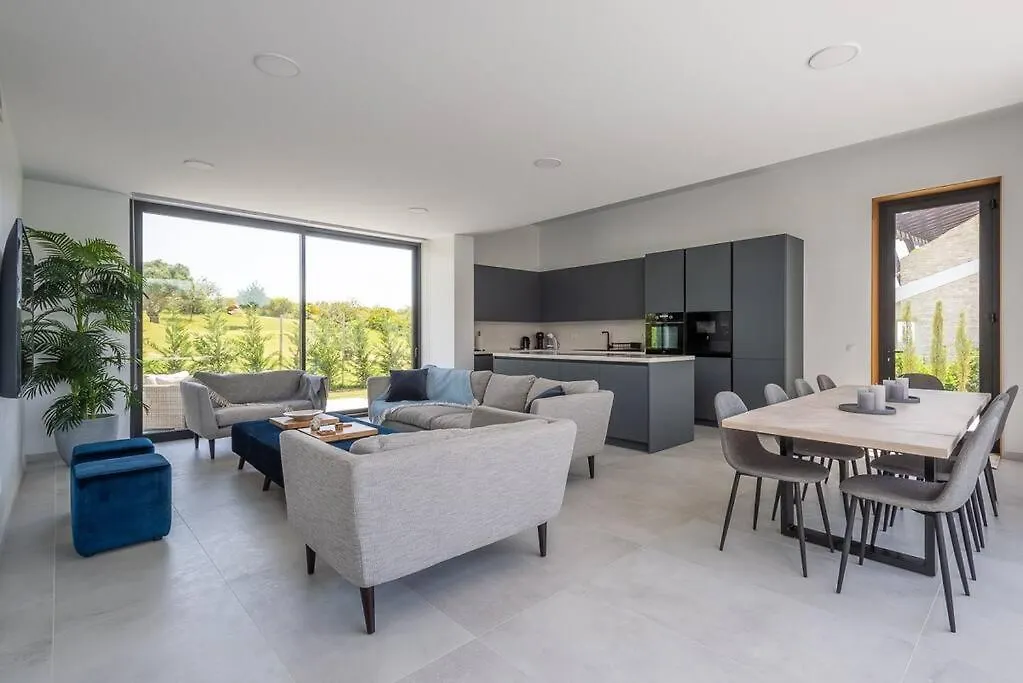Casa Innes: Entire 5 Bed Modern Villa. Pool. Valle Romano Estepona 0*,