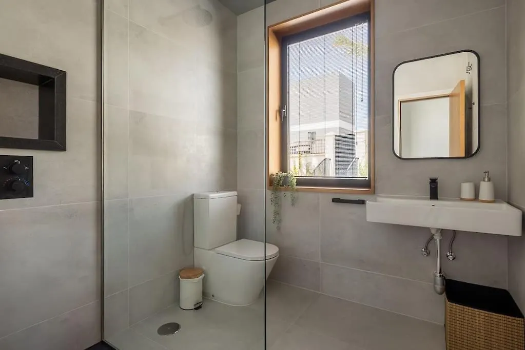 Casa Innes: Entire 5 Bed Modern Villa. Pool. Valle Romano Estepona