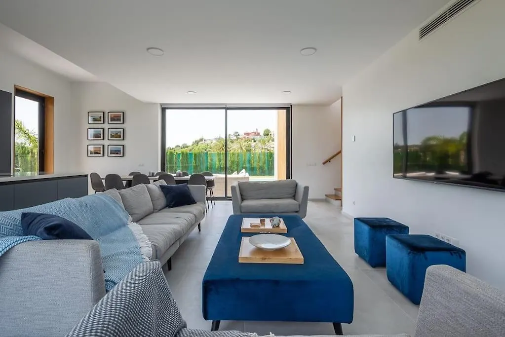 Villa Casa Innes: Entire 5 Bed Modern Villa. Pool. Valle Romano Estepona
