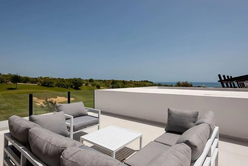 Casa Innes: Entire 5 Bed Modern Villa. Pool. Valle Romano Estepona